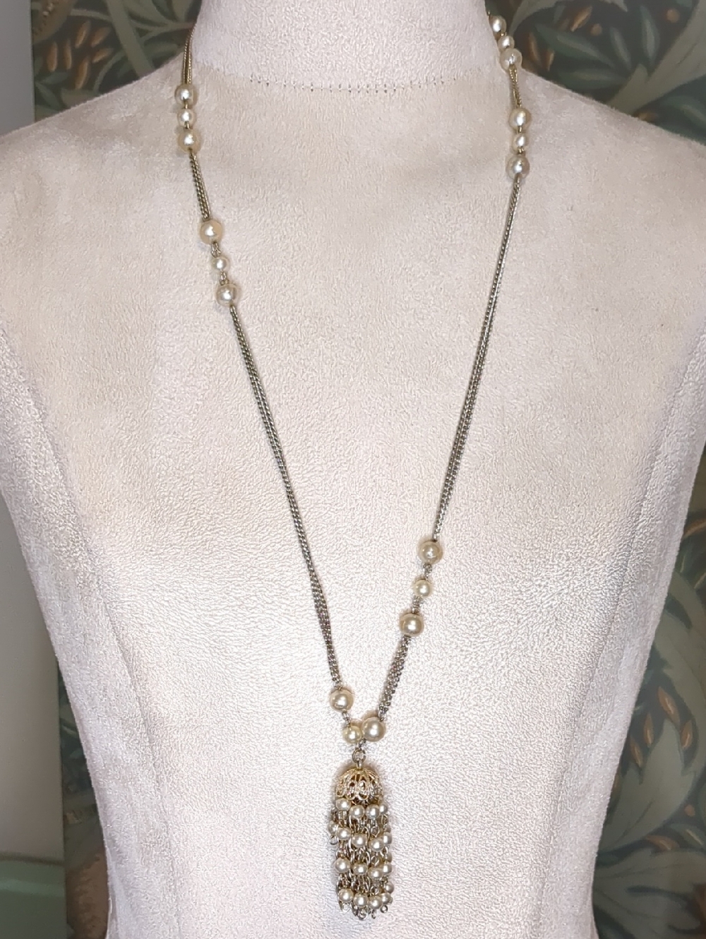 Vintage 50s Pearl and Gold Tassel Necklace Hollywood Glam Elegant Fringe Pearls